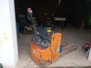 Traspaleta eléctrica Still (Negociable)