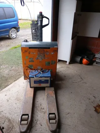 Traspaleta eléctrica Still (Negociable)