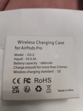 Cargador inalámbrico para AirPods Pro.