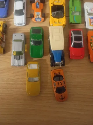 Lote de coches de juguete
