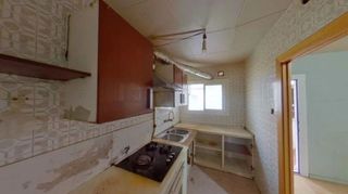 Piso en venta en Fondo en Santa Coloma de Gramanet