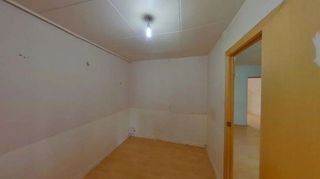 Piso en venta en Fondo en Santa Coloma de Gramanet