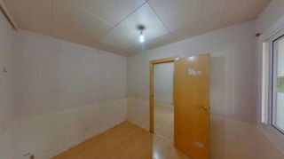 Piso en venta en Fondo en Santa Coloma de Gramanet