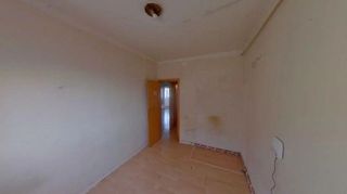 Piso en venta en Fondo en Santa Coloma de Gramanet