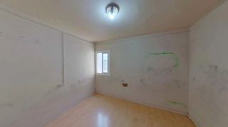 Piso en venta en Fondo en Santa Coloma de Gramanet