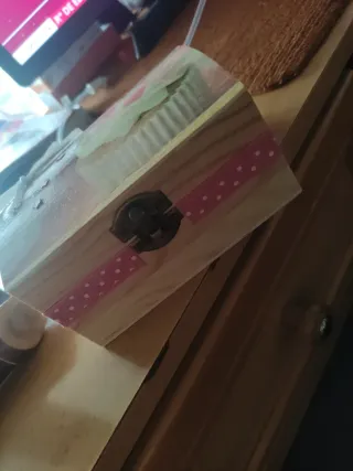Cajita decorada a mano