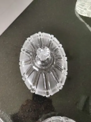 Juego de cristal: tapa y base