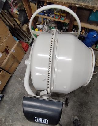 Hormigonera eléctrica 130L