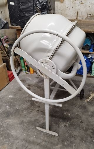 Hormigonera eléctrica 130L