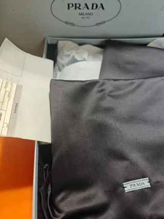 Sandalias Prada Negro y Dorado