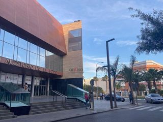 Local comercial en venta en Pabellón - Estación - El Corte Inglés en Ejido (El)