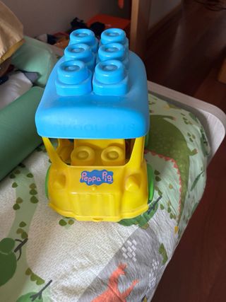 Coche Peppa Pig con figuras
