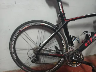 Bicicleta Giant TCR + Rodillo Bkool