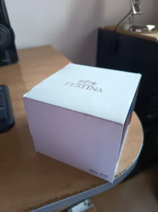 Reloj Festina F37 Negro y Plateado