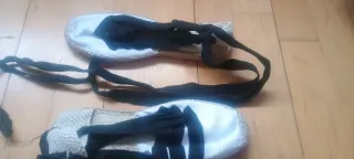 Alpargatas regionales blancas y negras talla 38