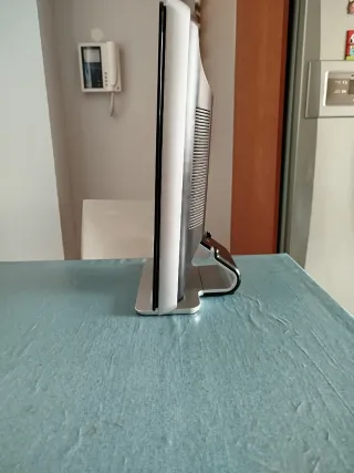 Monitor HP w2216v Negro/Plata