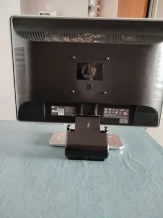 Monitor HP w2216v Negro/Plata