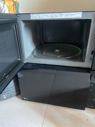 Microondas LG Negro 1200W 32L