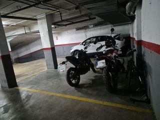 Garaje en venta en Can Serra en Hospitalet de Llobregat, L´