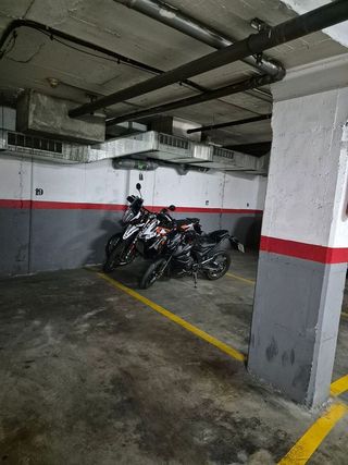 Garaje en venta en Can Serra en Hospitalet de Llobregat, L´