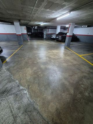 Garaje en venta en Can Serra en Hospitalet de Llobregat, L´