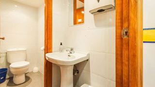 Local comercial en alquiler en Ensanche en Pamplona