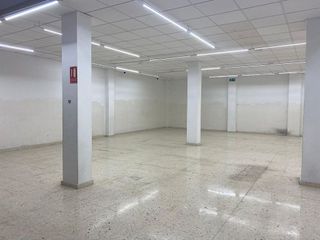 Local comercial en alquiler en Ensanche - Diputación en Alicante
