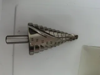 Punta a gradini conica hilti