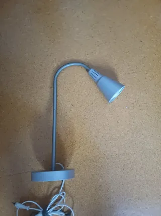 Lámpara de escritorio flexo gris