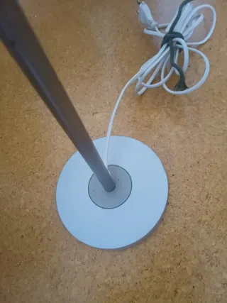 Lámpara de escritorio flexo gris