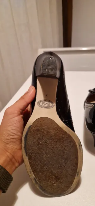 Zapatos Clarks Negros Charol Talla 7 (inglés)