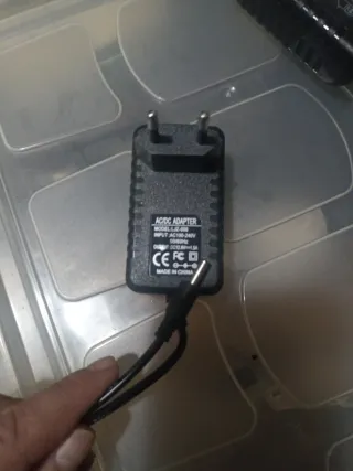 Adaptador AC/DC Modelo LJ2-008