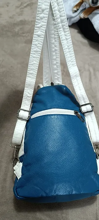 Bolso Mochila Azul y Blanco