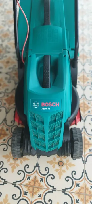 Cortacésped Eléctrico Bosch ARM 32
