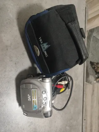 Videocámara JVC GR-D200E