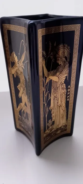 Cerámica griega decorada en negro y oro 24 quilate