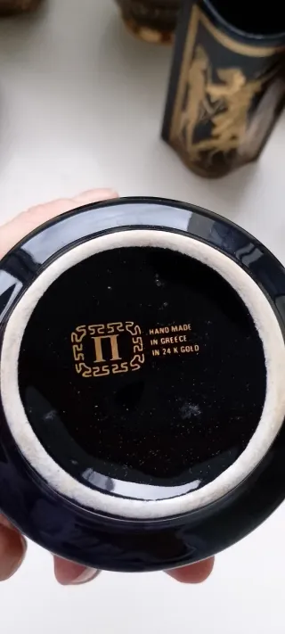 Cerámica griega decorada en negro y oro 24 quilate