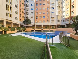 Piso en venta en La Buhaira en Sevilla