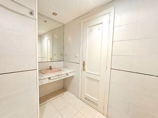 Piso en venta en La Buhaira en Sevilla