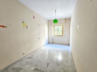 Piso en venta en La Buhaira en Sevilla