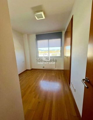 Piso en venta en Barri dels Escriptors en Salt