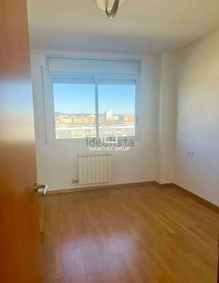 Piso en venta en Barri dels Escriptors en Salt