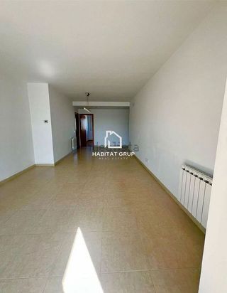 Piso en venta en Barri dels Escriptors en Salt