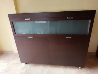 Mueble bar/salón madera y cristal