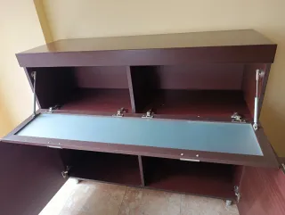 Mueble bar/salón madera y cristal