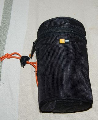 Funda Objetivo Case Logic Negra Naranja