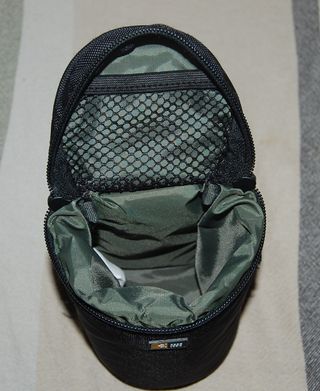 Funda Objetivo Case Logic Negra Naranja