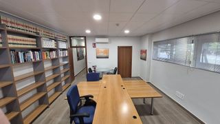 Oficina en alquiler en Santa Cruz - Industria - Polígono Campollano en Albacete