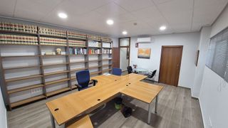 Oficina en alquiler en Santa Cruz - Industria - Polígono Campollano en Albacete