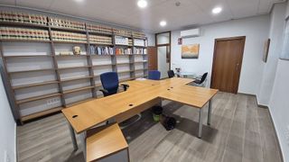 Oficina en alquiler en Santa Cruz - Industria - Polígono Campollano en Albacete